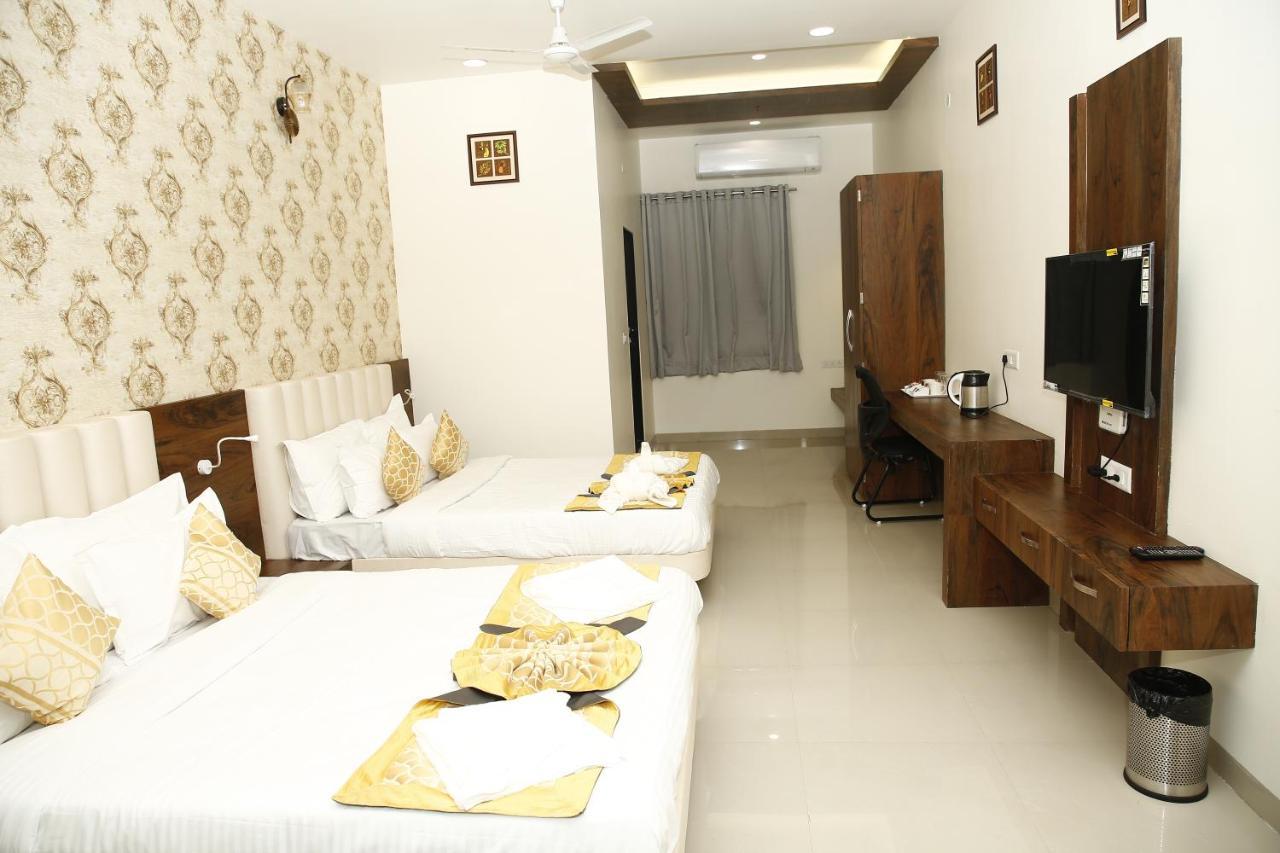 Hotel Manas Plus Khandwa Exterior foto